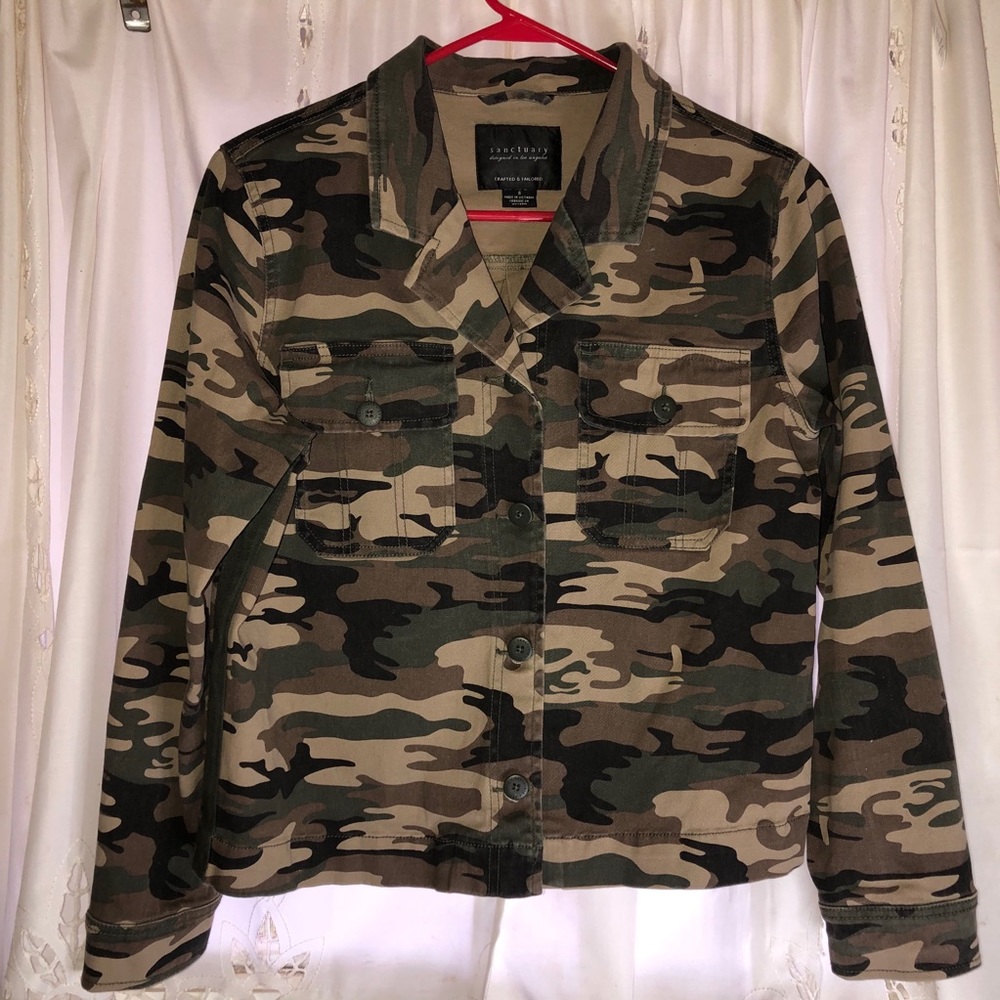 Sanctuary Camo Jacket . Used in good condition.